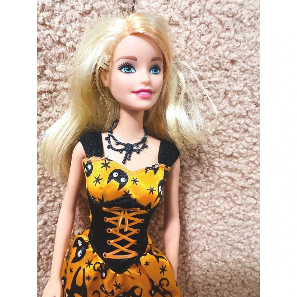 Mattel Barbie Halloween Doll Blonde Black Cat Orange Dress CLW93 H23I 2010